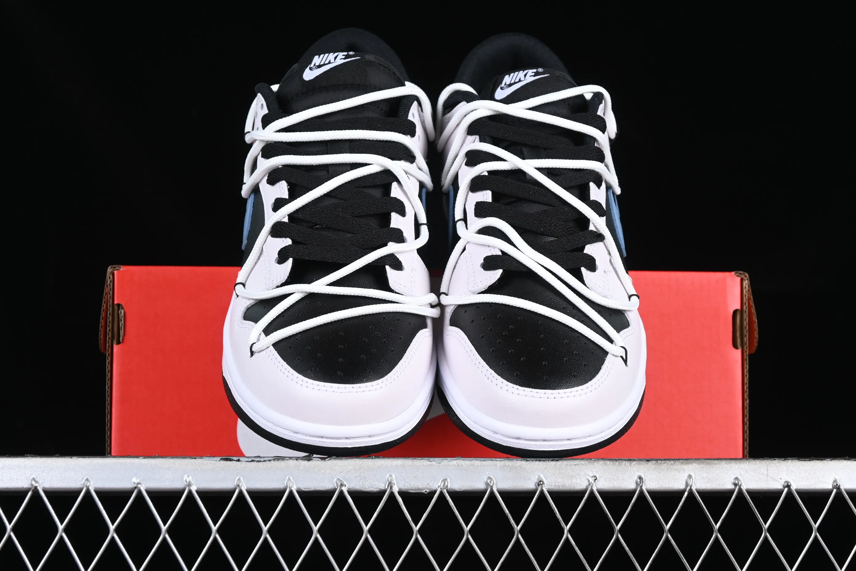 All Categories Nk SB Dunk Series Nk SB Dunk Low Low-top sneakers Nk Dunk Low Mysterious Dark Night Blue-Night Messenger SB strappy low-top casual sneakers DV0831-002